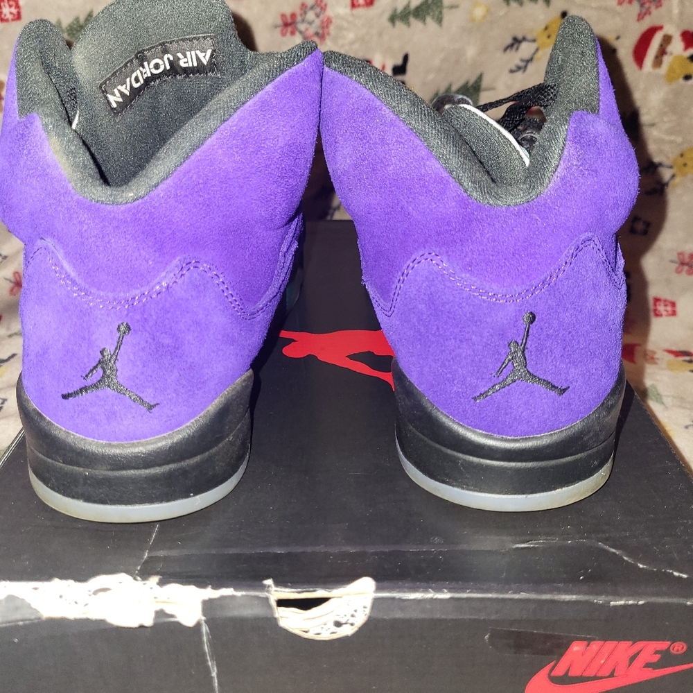 AIR JORDAN 5 RETRO GRAPE size 10.5